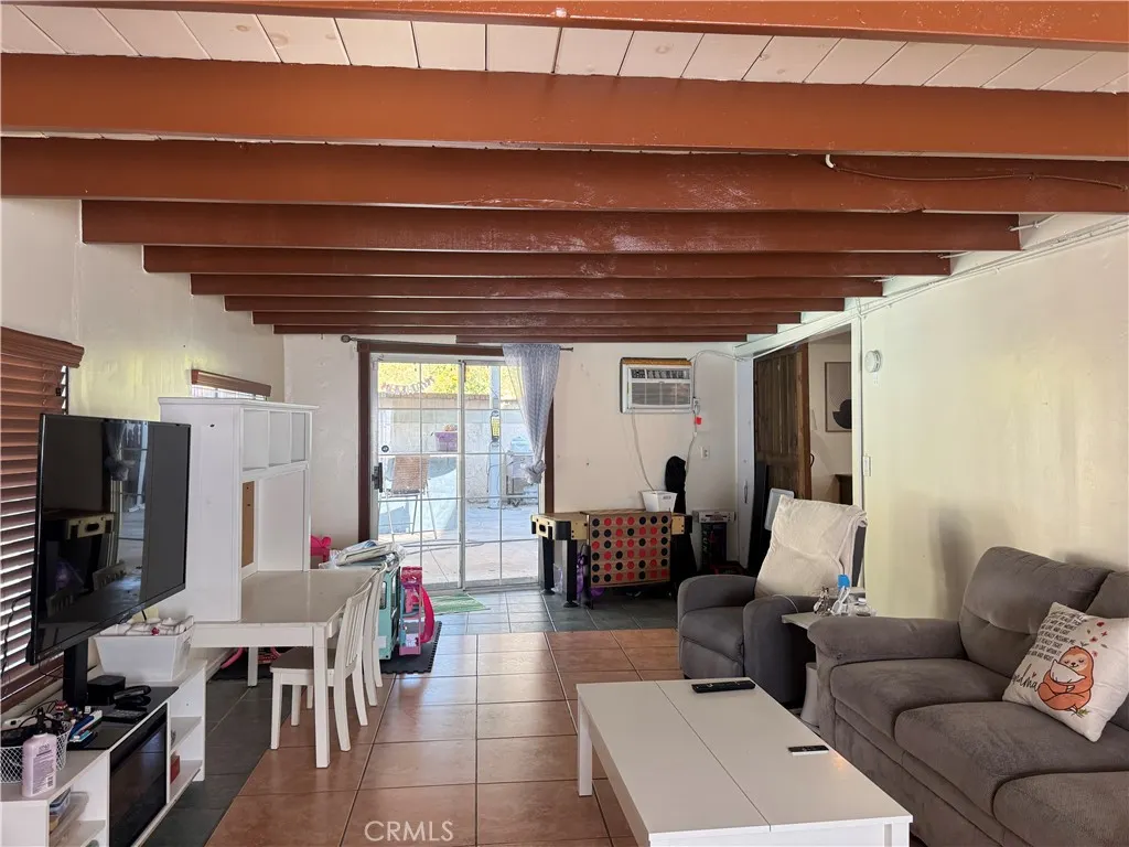 1247 E Shalene