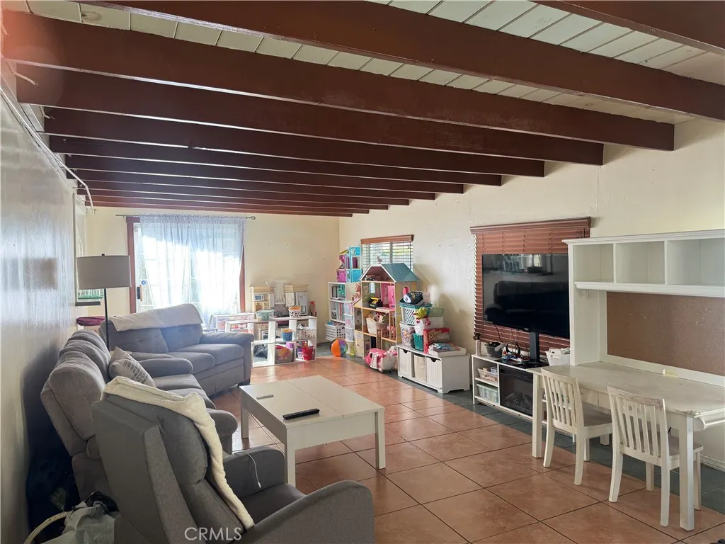 1247 E Shalene