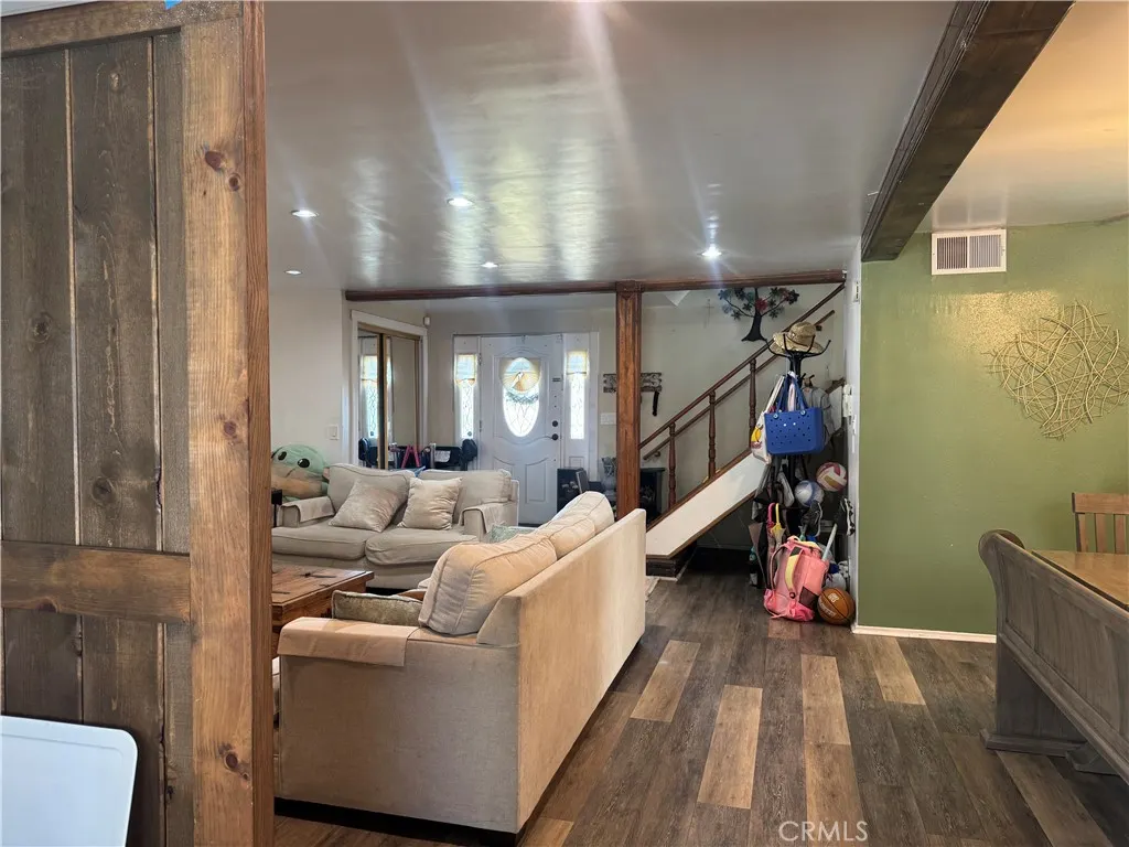 1247 E Shalene