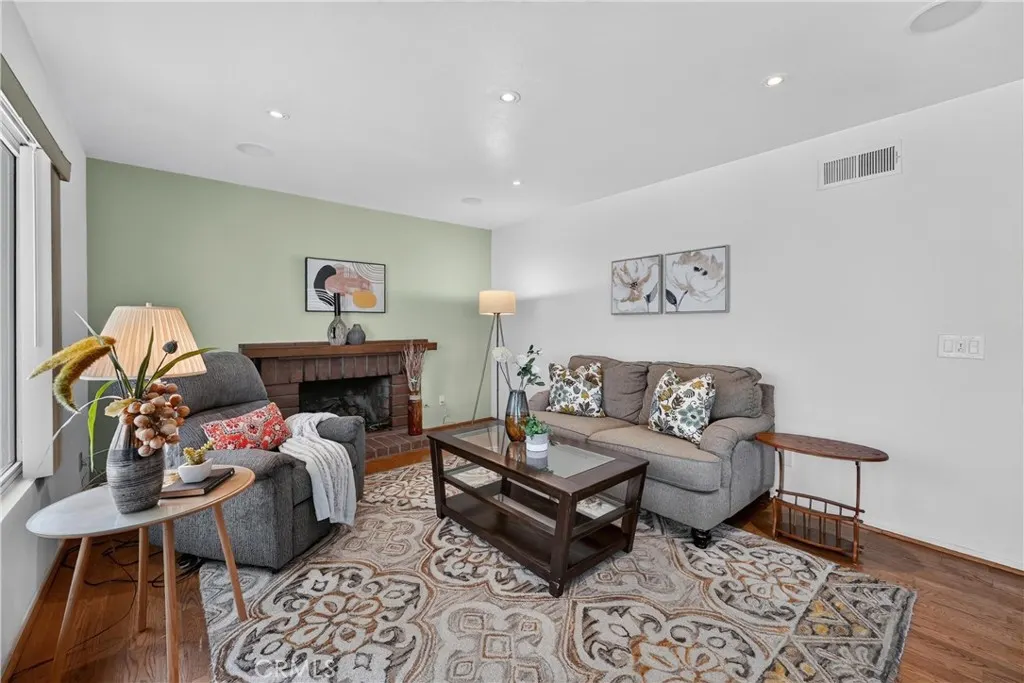 1431 Paseo Olivos