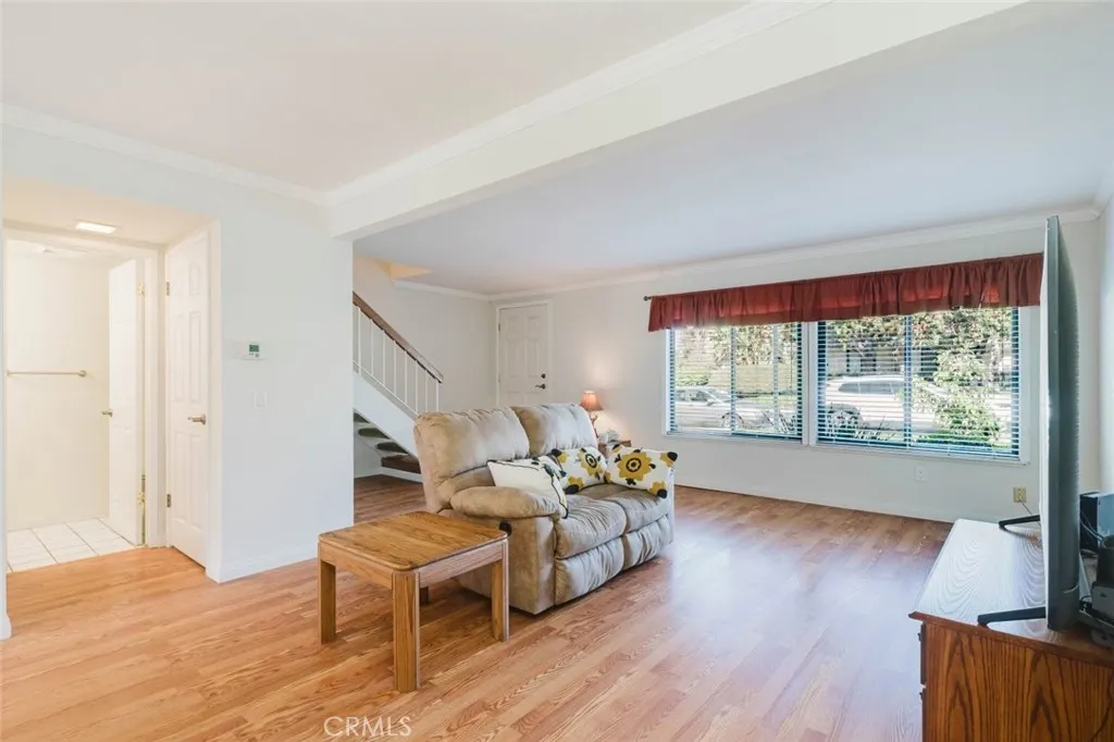 702 Knollwood Lane