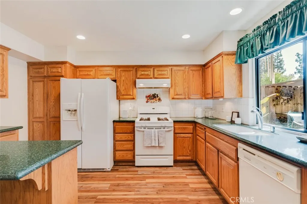 702 Knollwood Lane