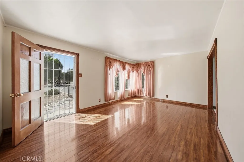 230 W Philadelphia