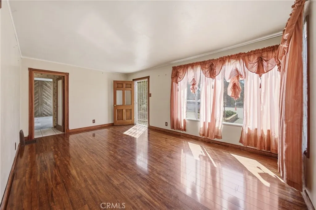 230 W Philadelphia