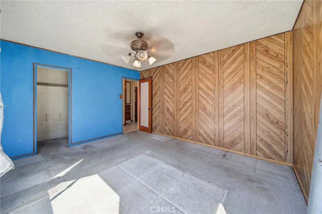 230 W Philadelphia