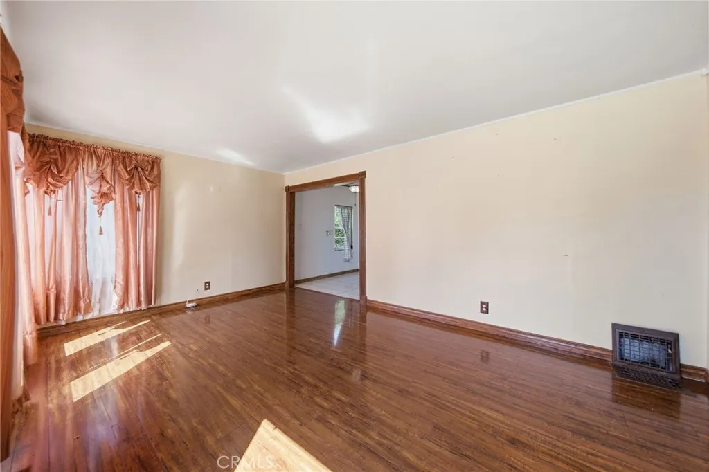 230 W Philadelphia