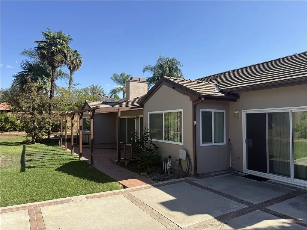 2289 Golden Hills