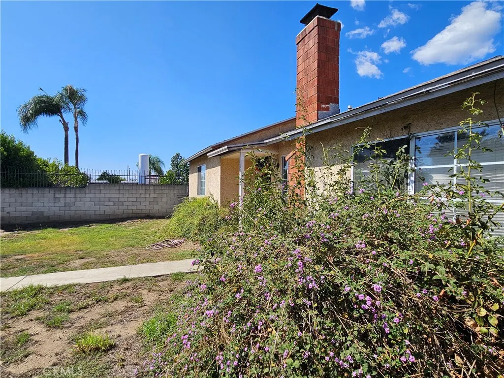 141 E Magnolia