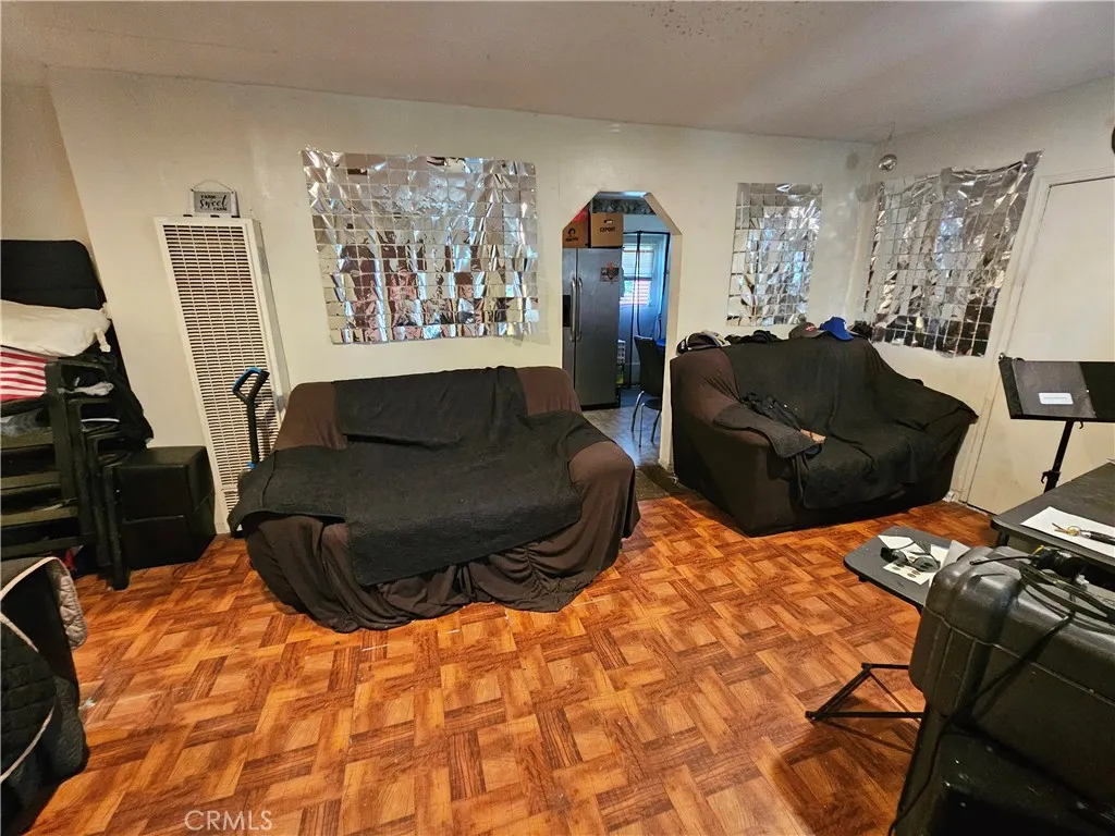 141 E Magnolia