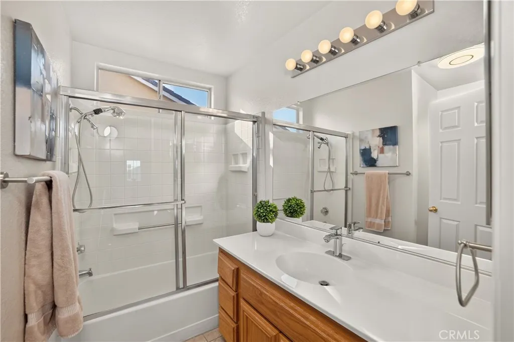 580 E Hazeltine
