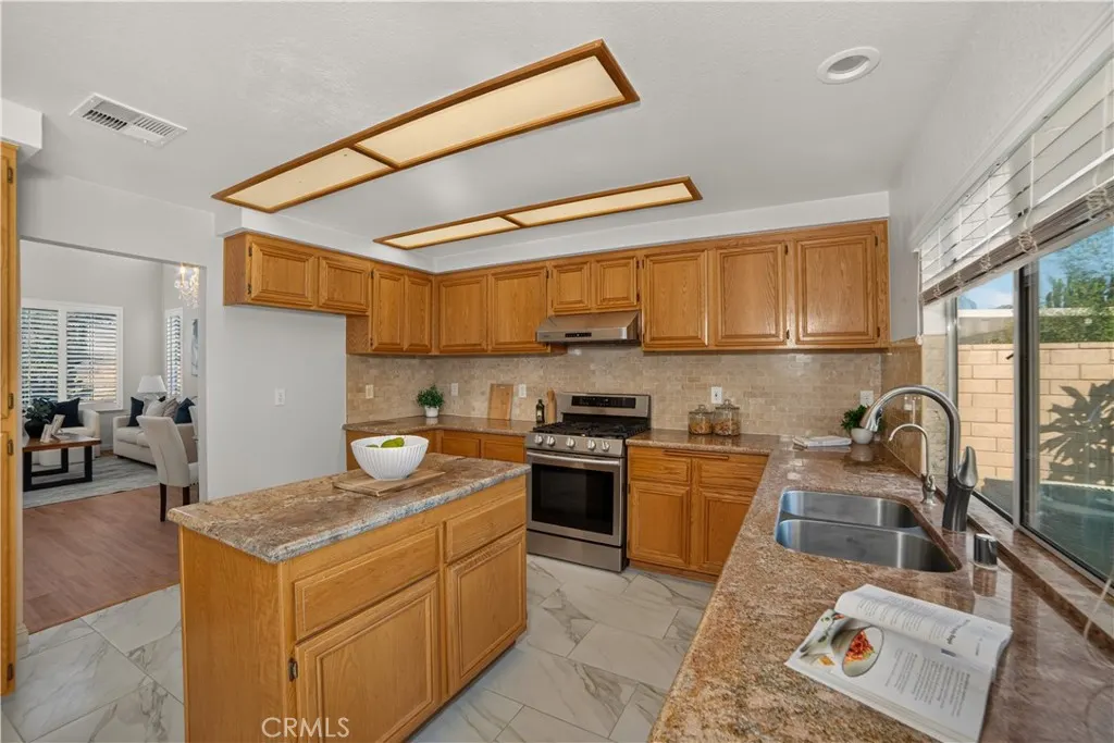 580 E Hazeltine
