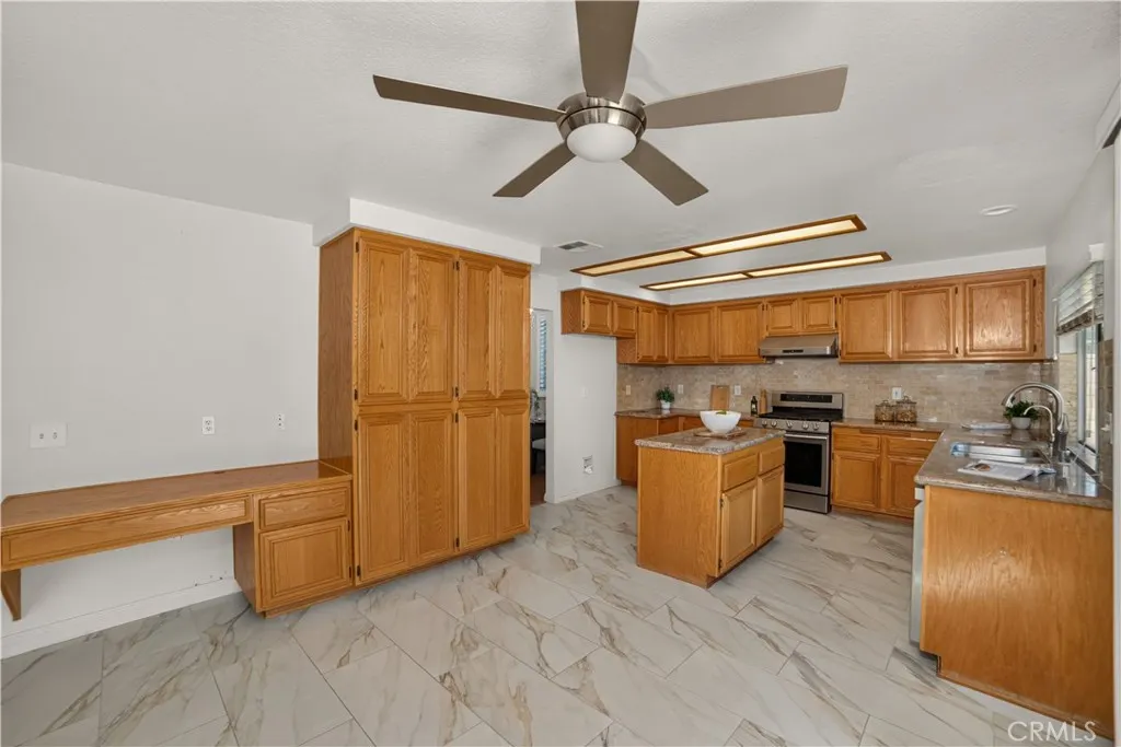 580 E Hazeltine