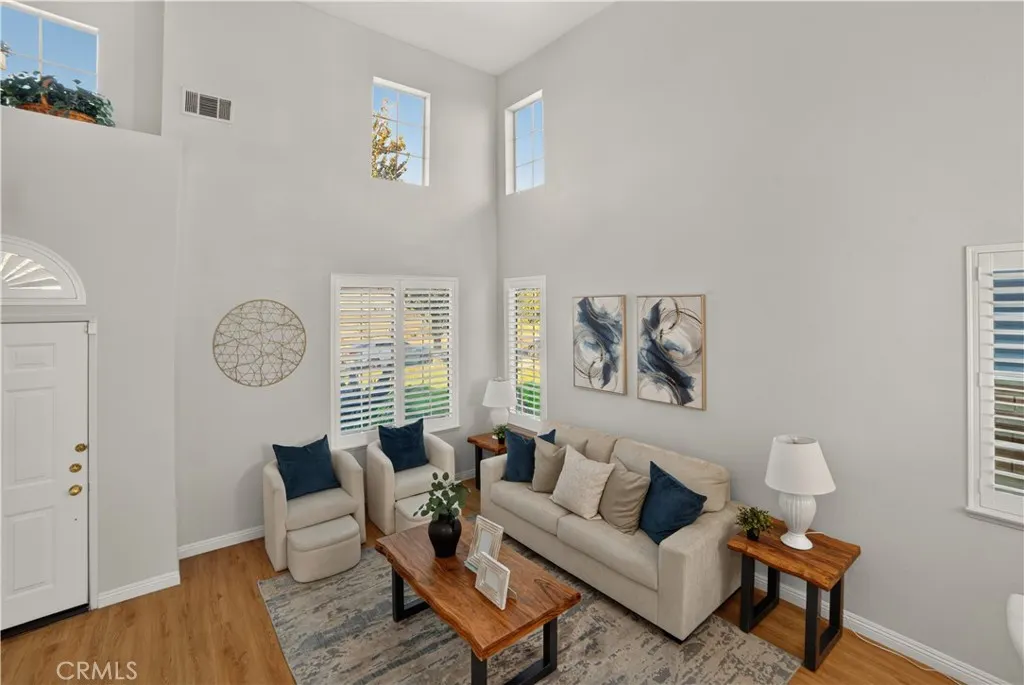 580 E Hazeltine
