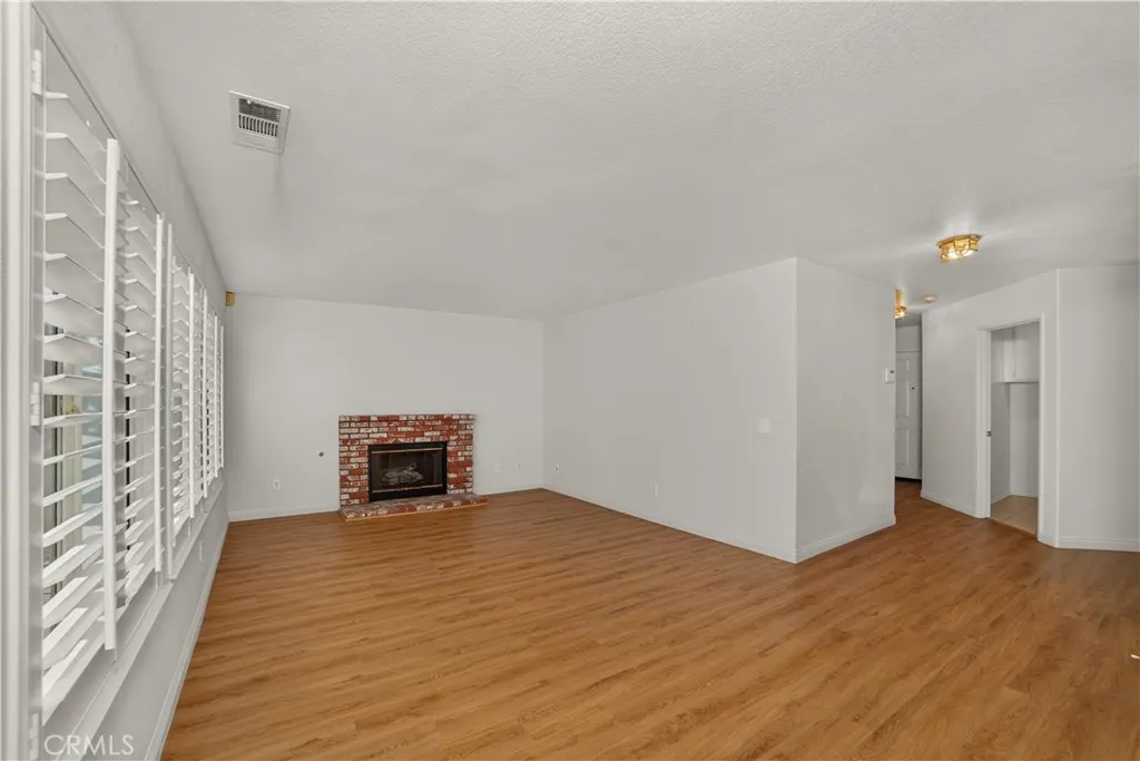 580 E Hazeltine