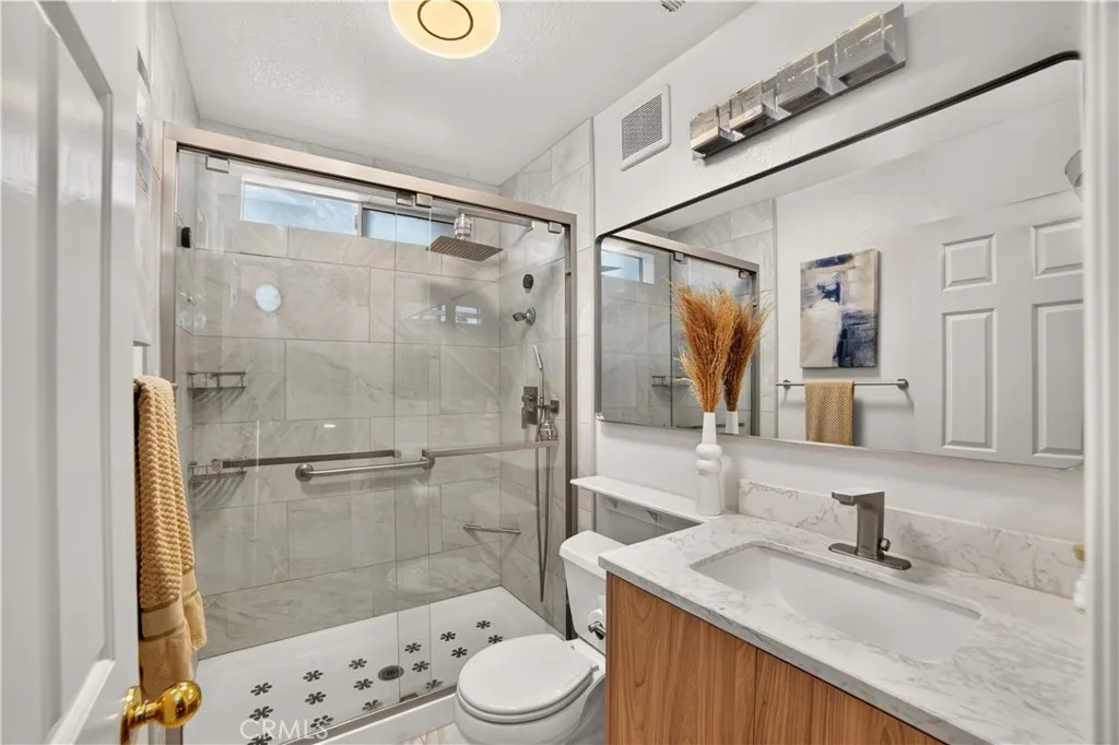 580 E Hazeltine