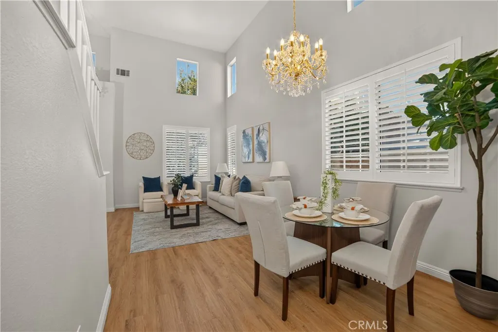 580 E Hazeltine