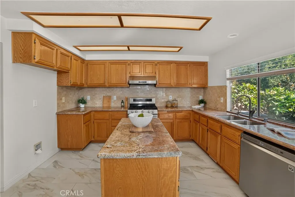 580 E Hazeltine