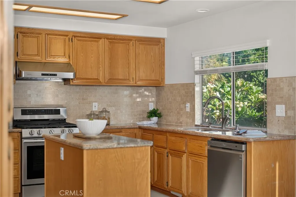 580 E Hazeltine