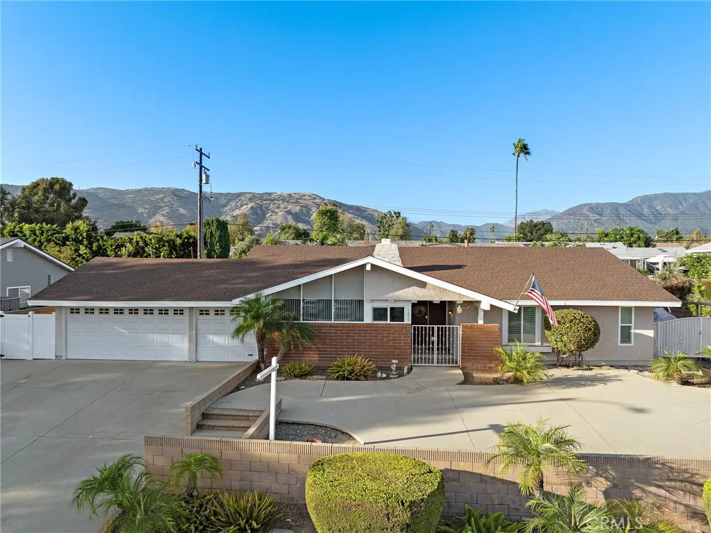 1255 Ruggles Street