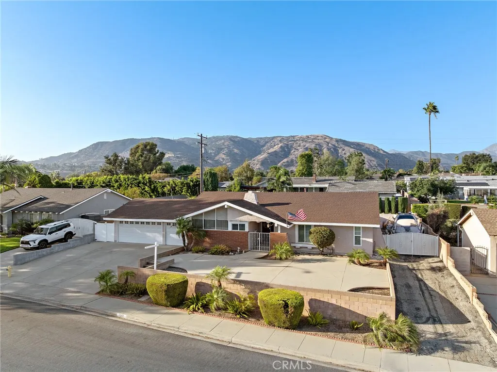 1255 Ruggles Street
