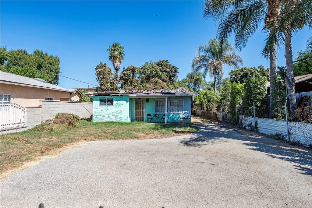 12439 Dahlia Avenue