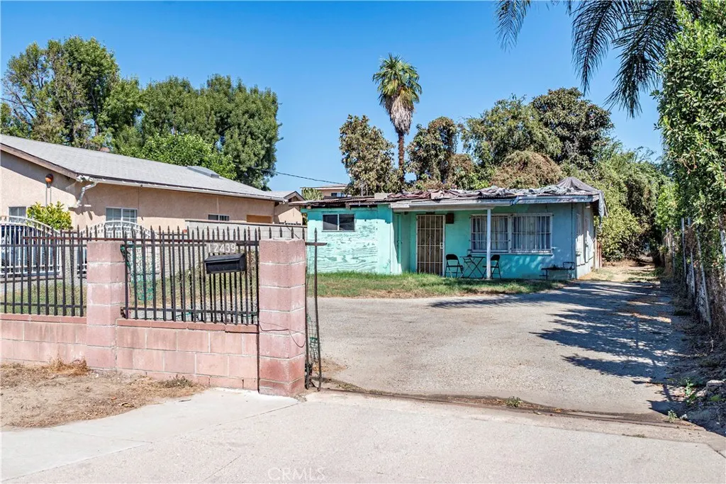 12439 Dahlia Avenue