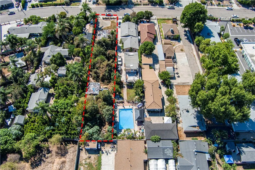 12439 Dahlia Avenue