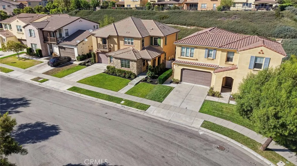 885 E Manresa Drive