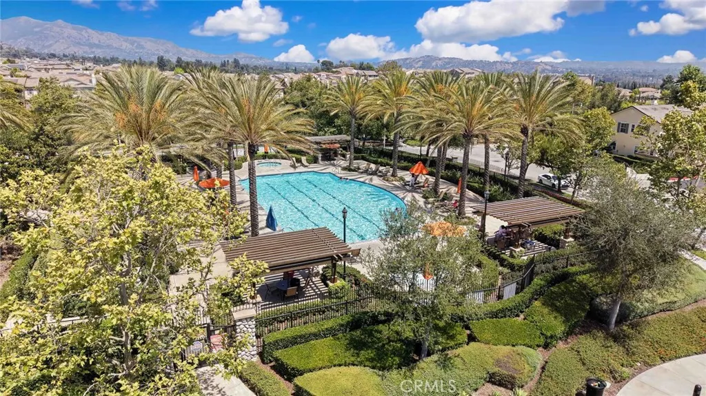 885 E Manresa Drive