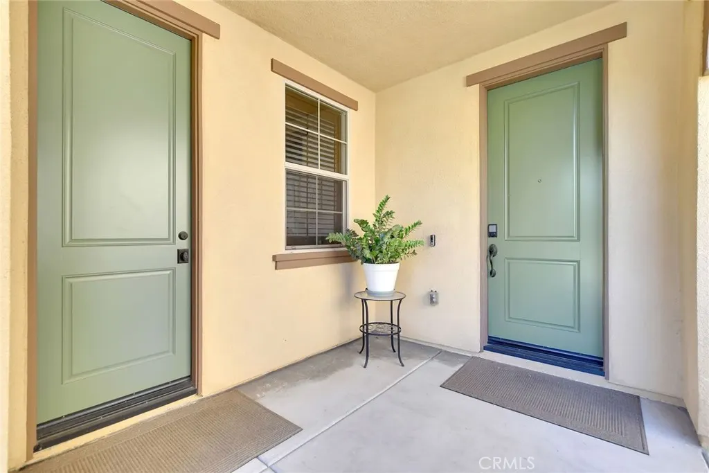 885 E Manresa Drive