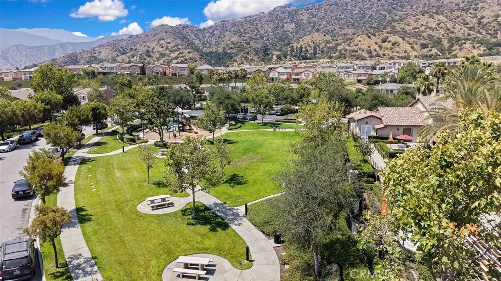 885 E Manresa Drive