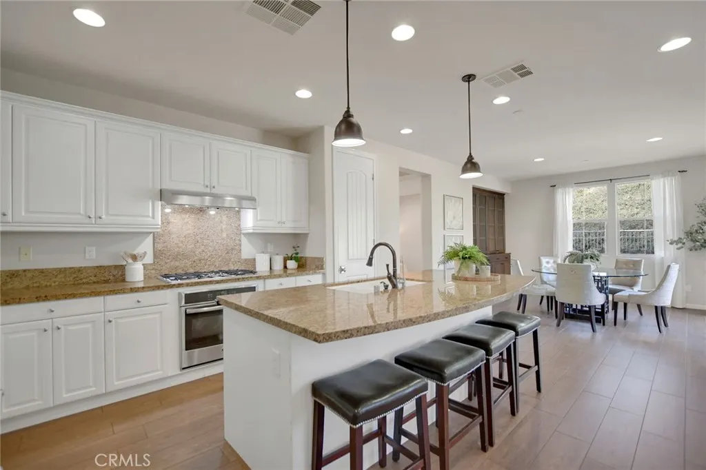 885 E Manresa Drive