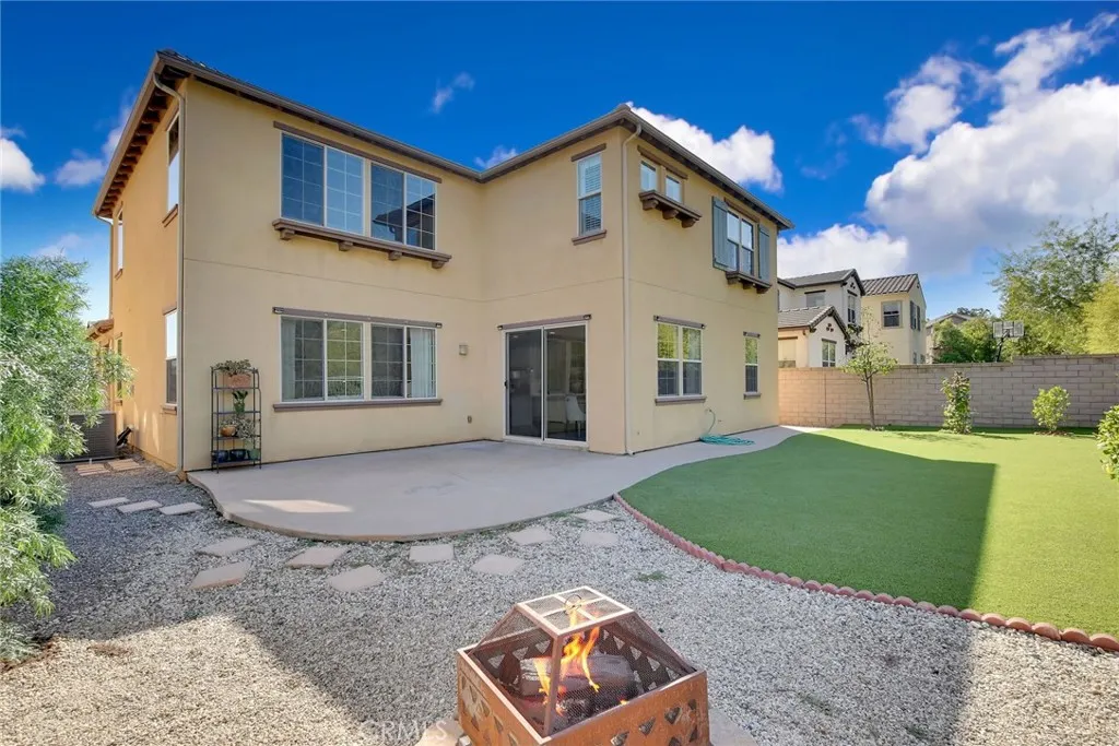 885 E Manresa Drive