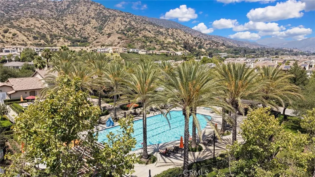 885 E Manresa Drive