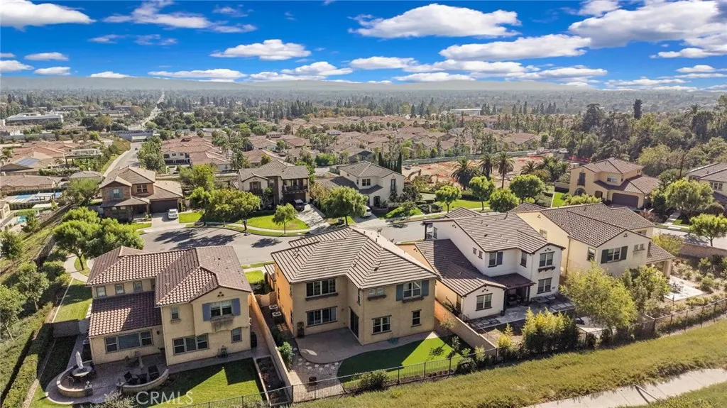885 E Manresa Drive