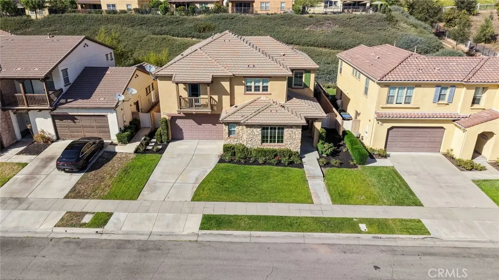 885 E Manresa Drive