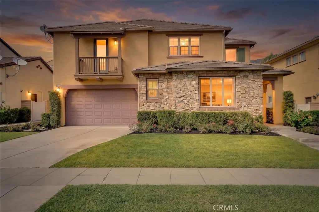 885 E Manresa Drive
