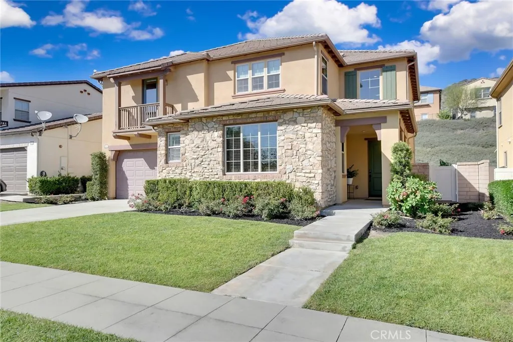885 E Manresa Drive