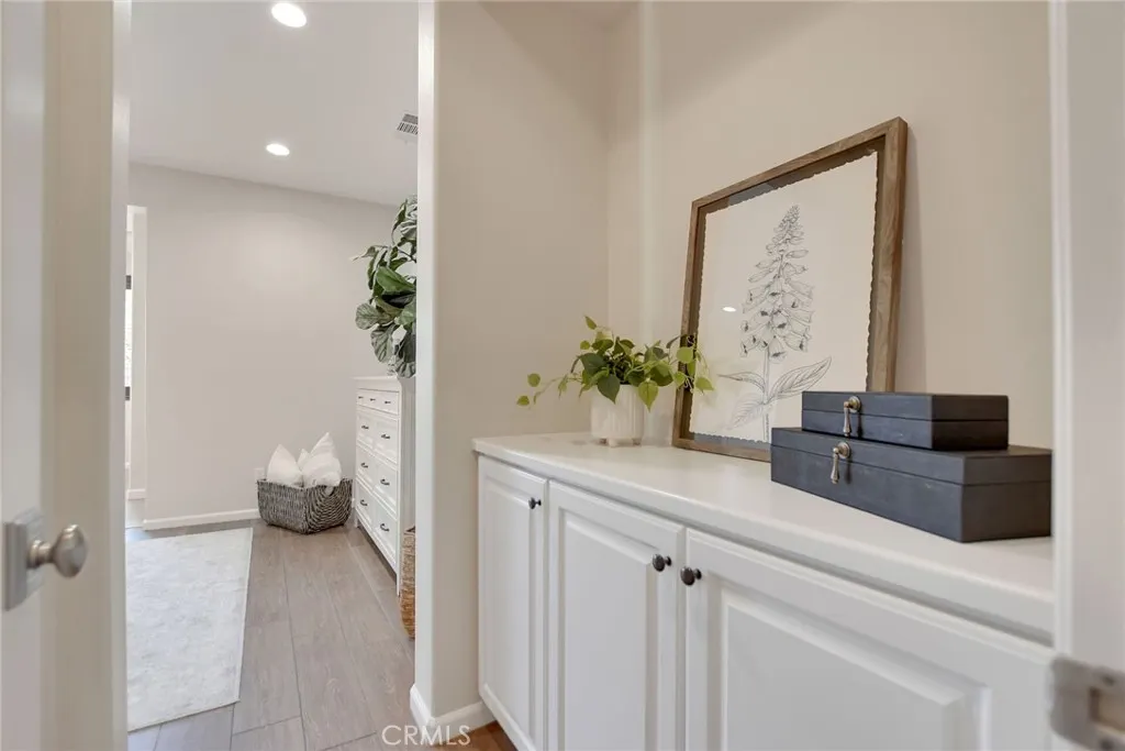 885 E Manresa Drive