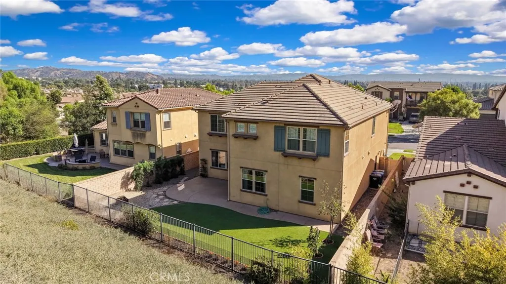 885 E Manresa Drive