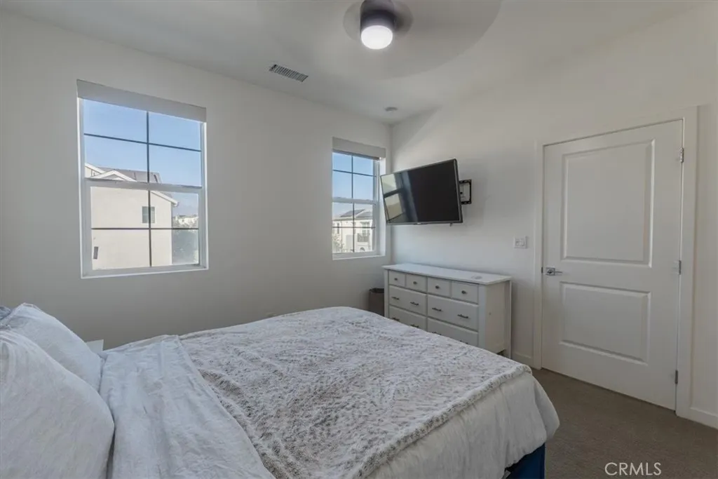 2422 E Encanto Paseo