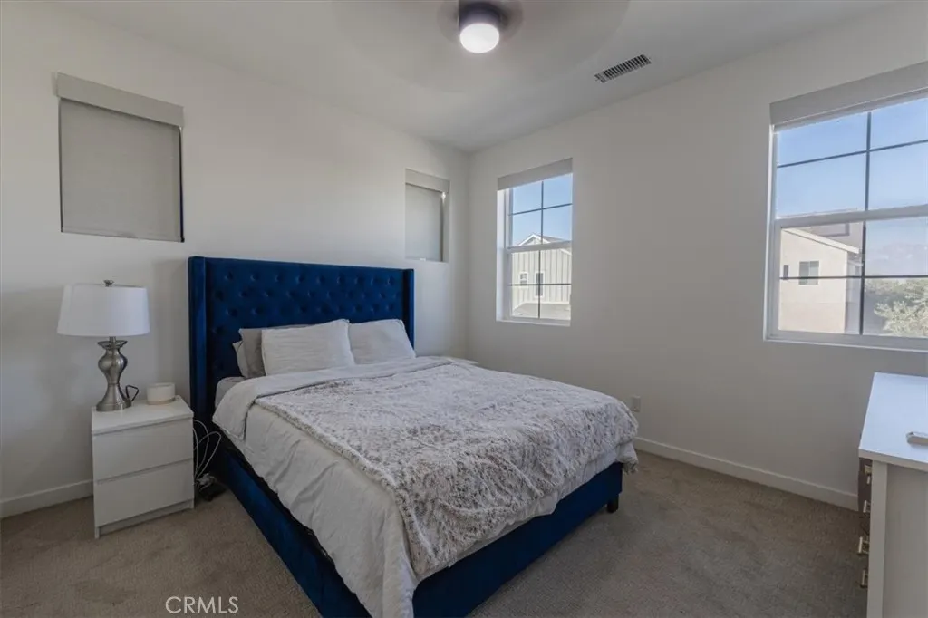 2422 E Encanto Paseo