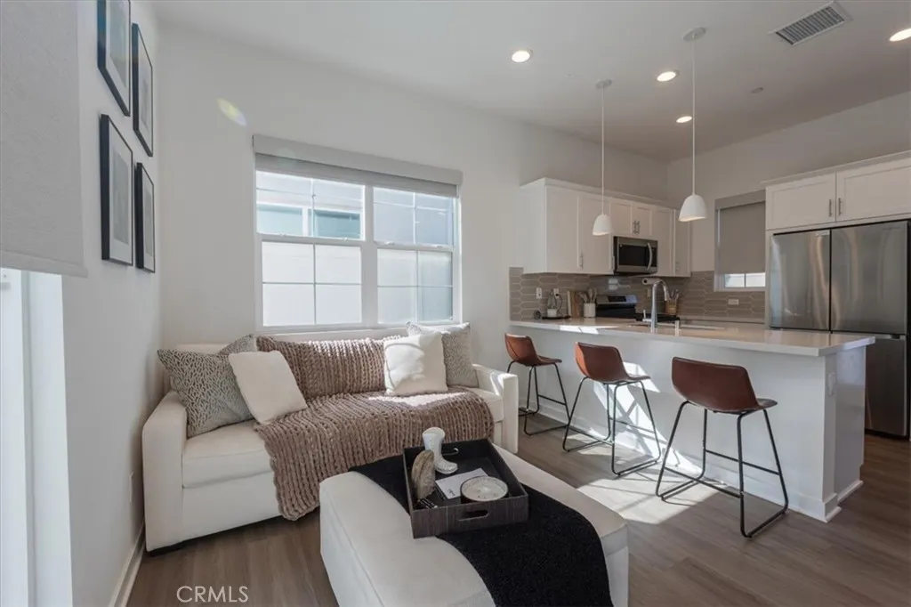 2422 E Encanto Paseo
