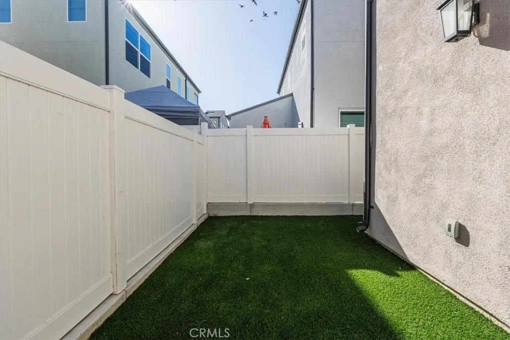 2422 E Encanto Paseo