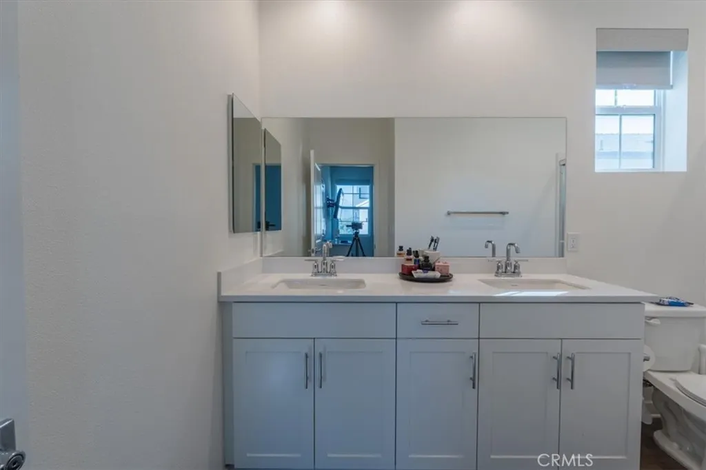 2422 E Encanto Paseo