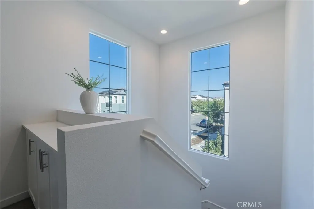 2422 E Encanto Paseo