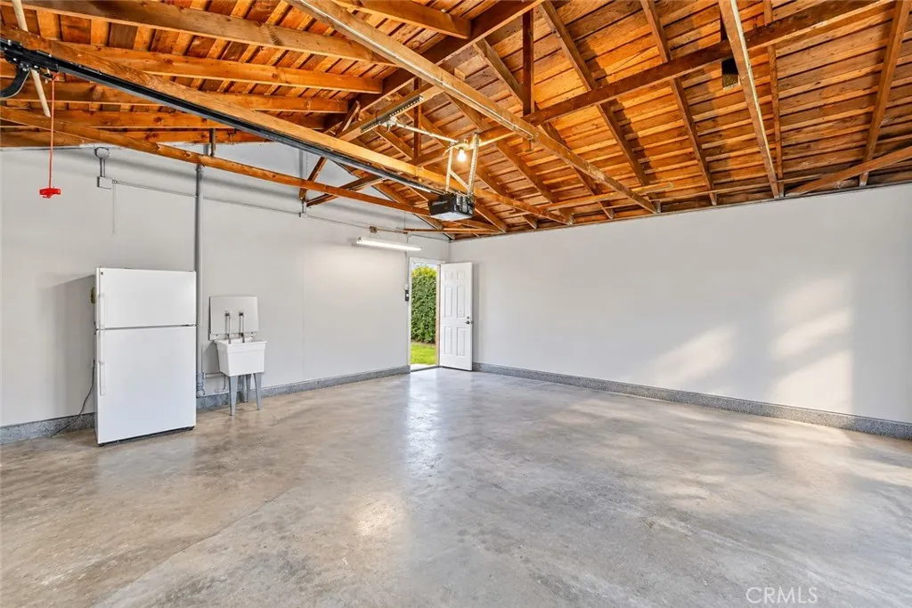 3412 N San Joaquin