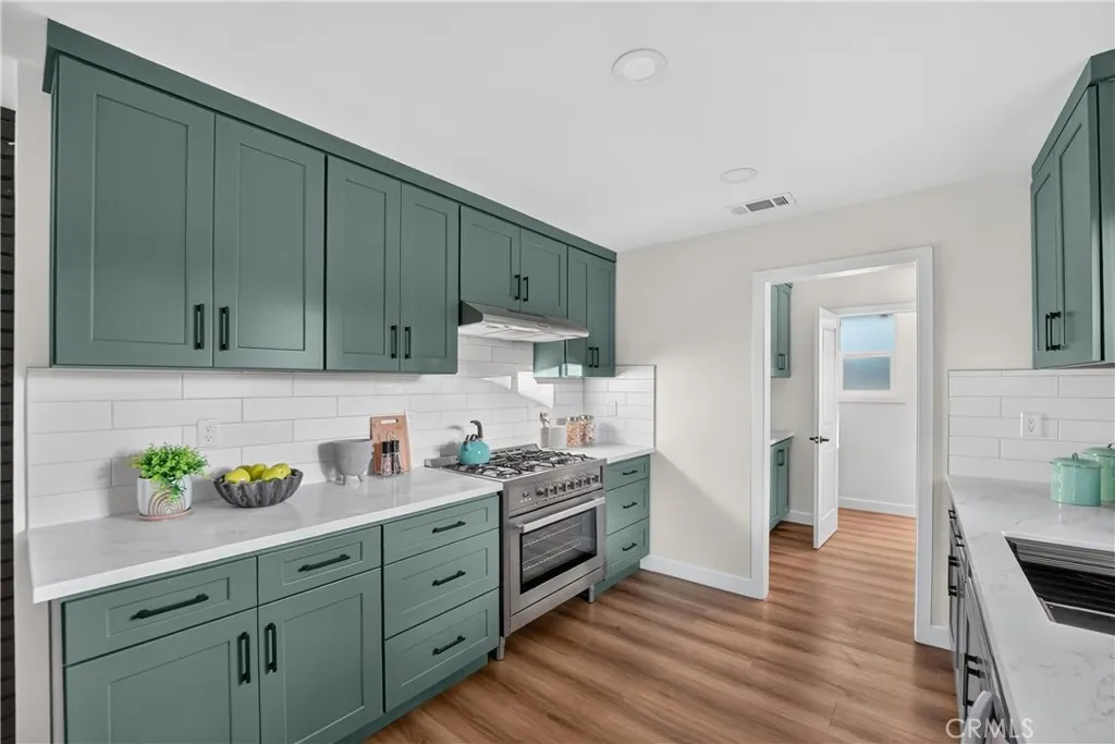 3412 N San Joaquin