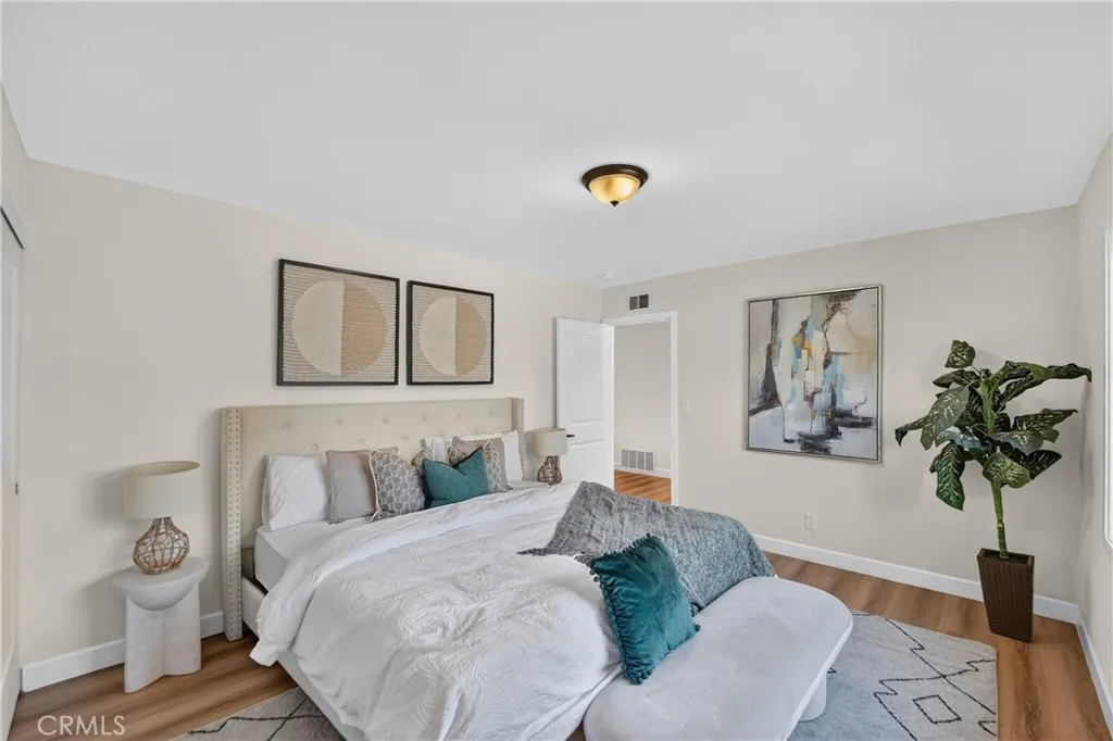 3412 N San Joaquin