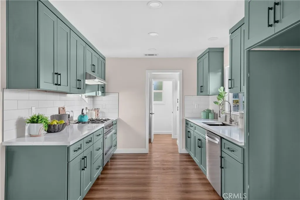 3412 N San Joaquin